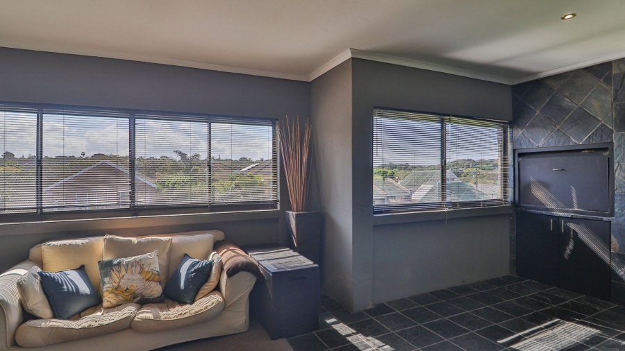 4 Bedroom Property for Sale in Blue Bend Eastern Cape